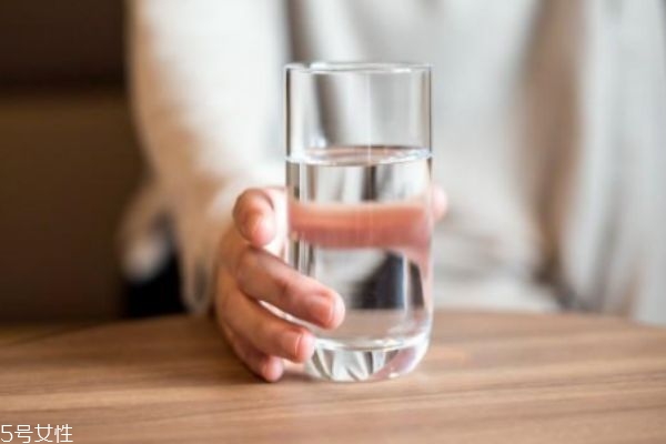 拔罐的好处和功效,拔罐的好处和坏处,多久拔一回