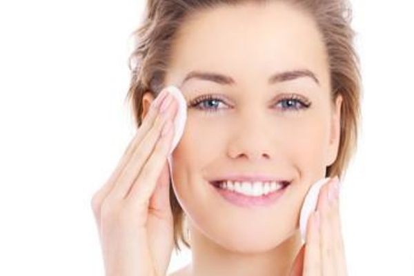 脸上痘痘拔罐有用吗,在脸上拔罐祛痘效果好不好