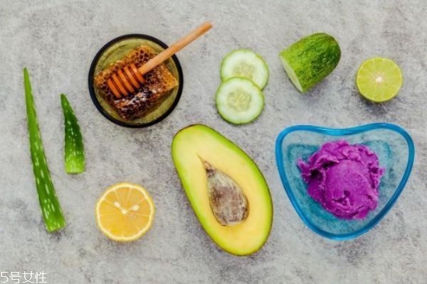 柠檬汁可以直接敷脸吗,用柠檬汁敷脸好吗