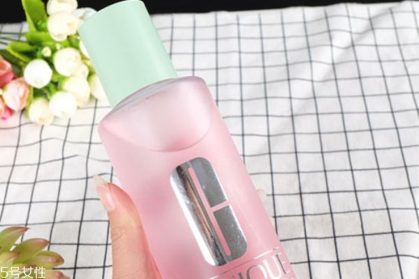 适合油皮的水乳,油皮适合用后的哪个系列