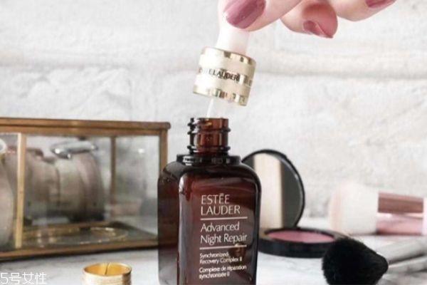 雅诗兰黛小棕瓶的用法,小棕瓶的使用方法