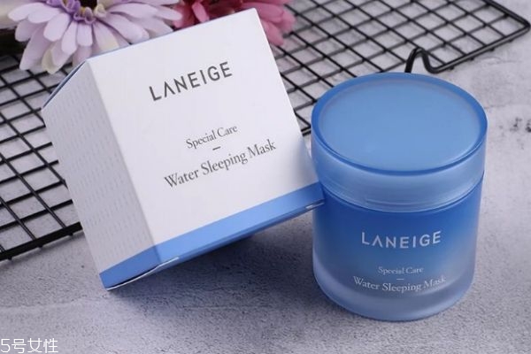 睡眠面膜抹多少合适?,睡眠面膜一般敷多少量