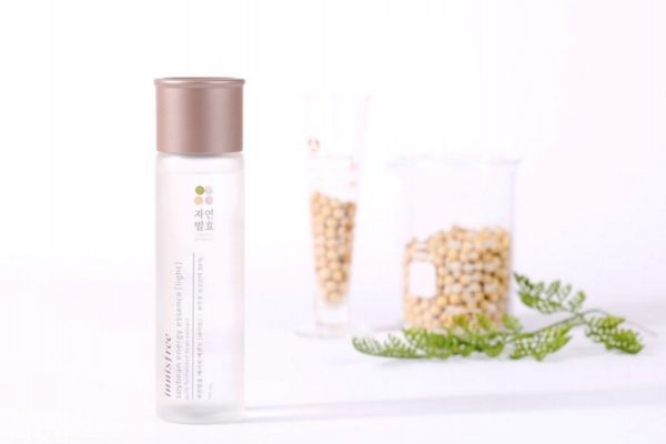 油皮精华液推荐,油皮用什么精华液好 油皮精华液推荐,油皮用什么精华液好