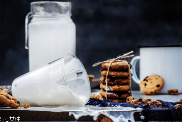 海藻面膜加牛奶的功效,牛奶海藻面膜的功效和作用