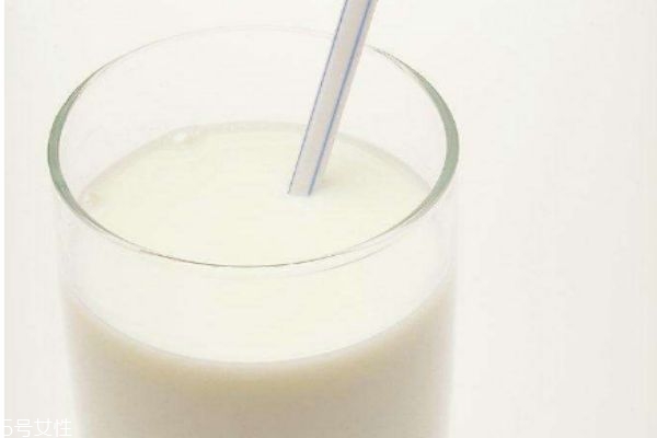 牛奶香蕉面膜的作用,牛奶香蕉面膜敷脸有什么不好处吗?