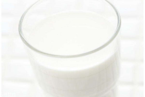 纯牛奶做面膜危害,直接用纯牛奶做面膜真的有用吗