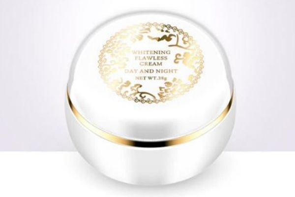 贵妇膏有什么功效和作用,贵妇膏有什么功效晚上可以用吗? 贵妇膏有什么功效和作用,贵妇膏有什么功效晚上可以用吗?