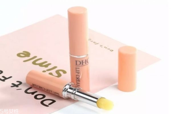 无色润唇膏哪种比较好,什么牌子的无色润唇膏好用