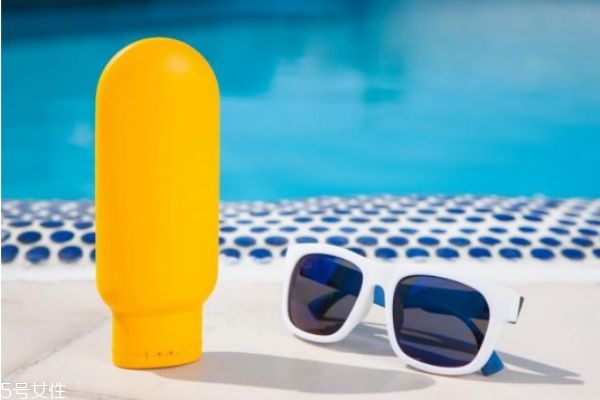 隔离和防晒的先后使用顺序,隔离霜防晒霜使用顺序