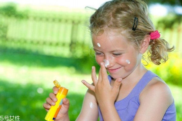 儿童防晒霜哪个牌子好安全,儿童防晒霜哪个牌子的防晒效果好