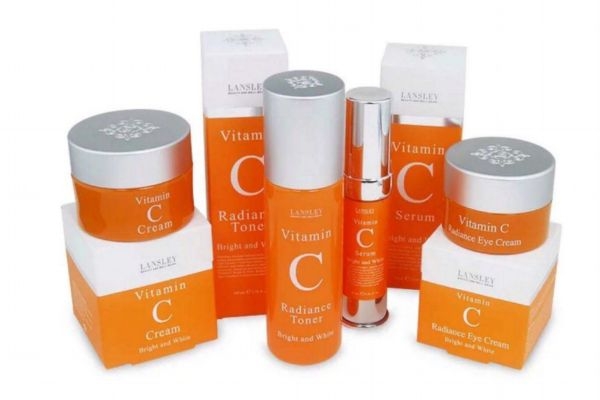 涂抹维c要避手机和灯光吗,维c要避手机和灯光吗 知乎