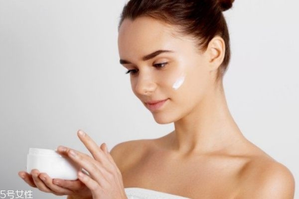 补水口碑最好的护肤品前十名,补水性价比高的护肤品 补水口碑最好的护肤品前十名,补水性价比高的护肤品