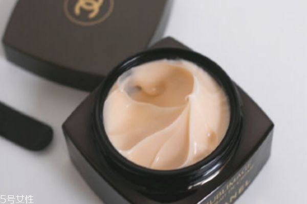 香奈儿奢华精萃滋润乳霜,香奈儿奢华精萃乳霜适用年龄 香奈儿奢华精萃滋润乳霜,香奈儿奢华精萃乳霜适用年龄