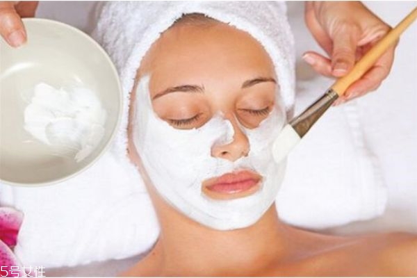 蜂蜜橄榄油面膜的功效,食用橄榄油和蜂蜜可以做面膜吗?