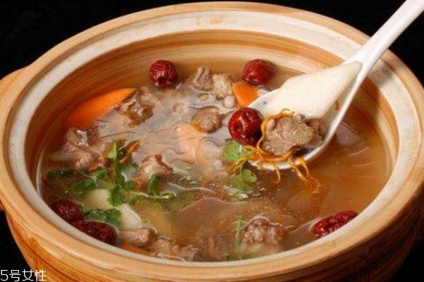 冬季皮肤瘙痒的原因是什么,冬季皮肤瘙痒的原因及治疗方法