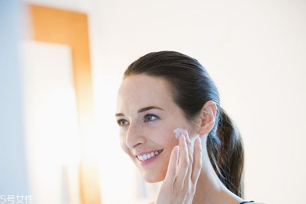 如何美白祛斑的小窍门,美白祛斑小秘方