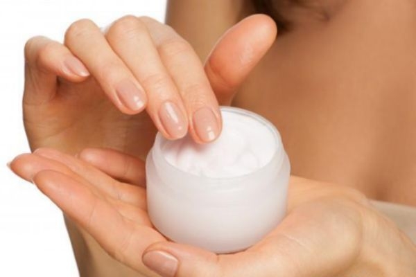 乳液跟霜效果是一样的吗,乳液和面霜能一起用吗