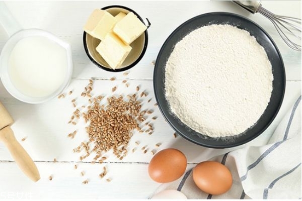 鸡蛋怎么做面膜可以美白,蛋清美白面膜自制方法