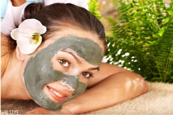 敷面膜的时候按摩,效果是不更好,敷面膜的时候需要按摩吗