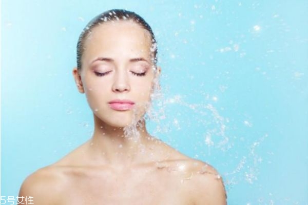 脸部最简单的补水方法小妙招,给脸补水简单有效的方法 脸部最简单的补水方法小妙招,给脸补水简单有效的方法