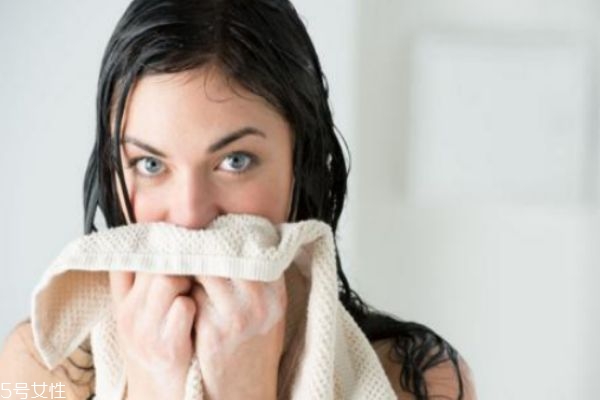 为什么要用洗脸巾不用毛巾,为什么要用洗脸巾擦脸 为什么要用洗脸巾不用毛巾,为什么要用洗脸巾擦脸