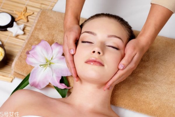 蒸脸前需要做什么,先蒸脸还是先按摩