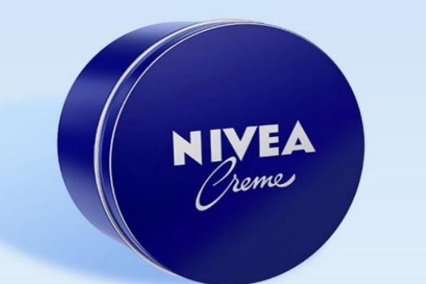 妮维雅小蓝罐正确用法,妮维雅小蓝罐成分