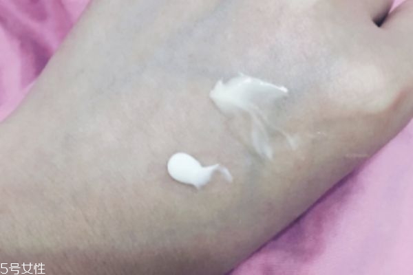 盼丽风姿眼霜怎么样,盼丽风姿眼霜适合年龄