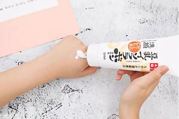 豆乳洗面奶测评,豆乳洗面奶好用吗