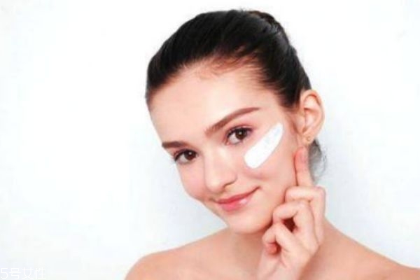 激素脸平时怎么护理,轻微激素脸怎么治疗