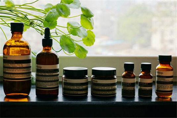 伊索无油精华使用方法,伊索无油精华的功效