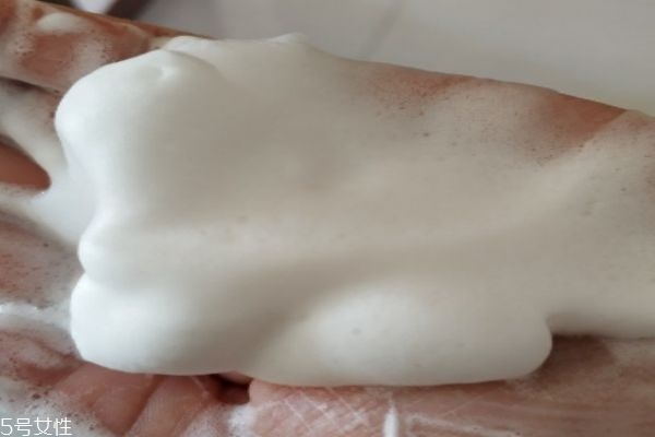 haba鲨烷油用了后还要乳液吗,haba鲨烷美白美容油怎么用