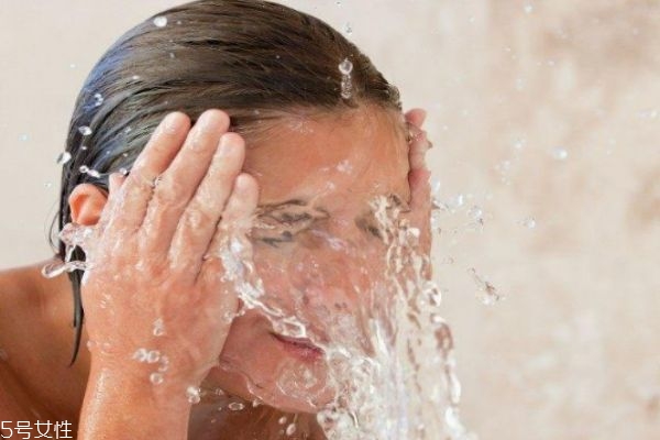 面部清洁膏的正确使用方法,洁面膏的使用方法 面部清洁膏的正确使用方法,洁面膏的使用方法