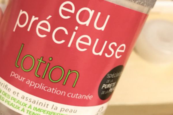 珍贵水是爽肤水吗,护肤水含什么成分好