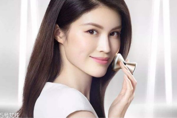 olay小哑铃怎么装电池视频,olay小哑铃装电池图解