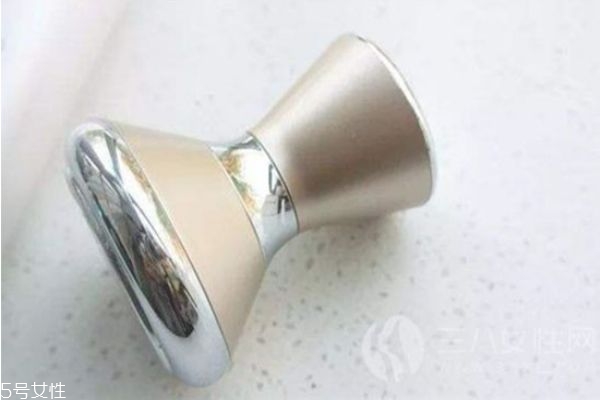 olay小哑铃好用吗,olay小哑铃装电池什么型号