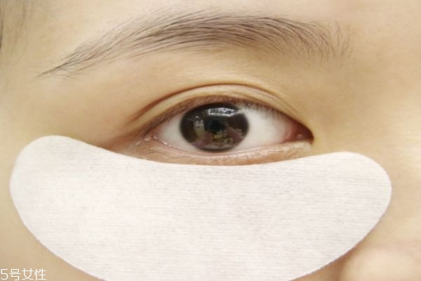 黑眼圈是因为什么原因引起的,黑眼圈是什么原因 黑眼圈是因为什么原因引起的,黑眼圈是什么原因