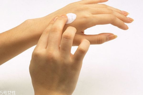 护手霜一天擦几次比较好,护手霜一天擦几次