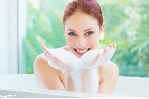 冬季用什么沐浴露,沐浴露的使用方法 冬季用什么沐浴露,沐浴露的使用方法