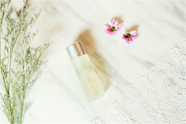 紧肤水怎么使用方法,肌用化妆水使用方法