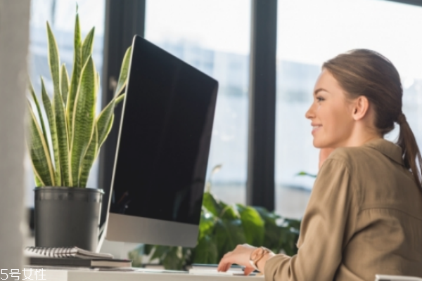 睫毛增长液有用吗?有什么副作用,最好的睫毛增长液是哪个牌子的