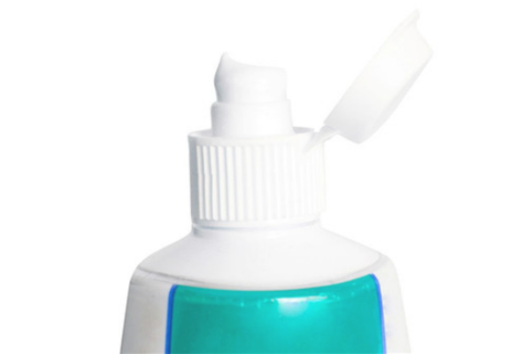 用牙膏洗脸十大好处,用牙膏洗脸有什么好处和坏处?