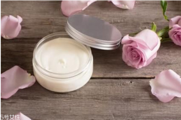 最好用的保湿补水面霜,补水面霜排名前十名 最好用的保湿补水面霜,补水面霜排名前十名