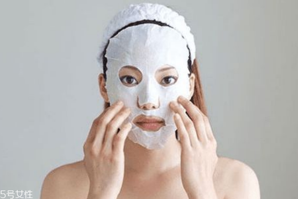 可以一边热喷一边敷面膜吗,敷面膜可以做热喷吗