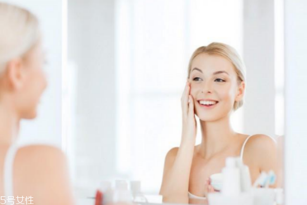 正确方法,正确的洗脸方法应该是怎样的