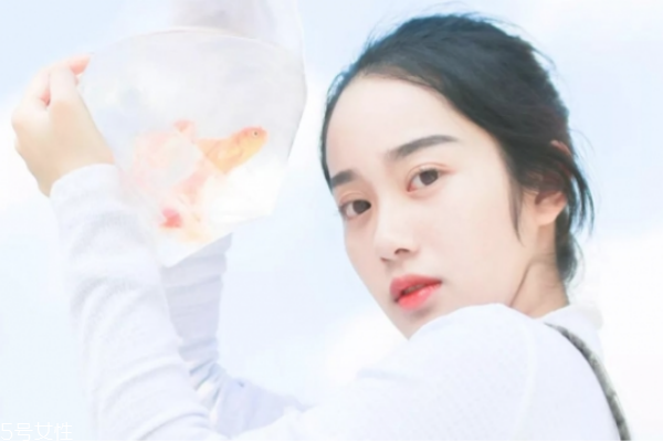 怎样用盐水洗脸,用盐水洗脸的正确步骤