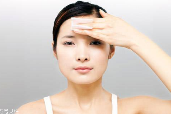 晚上最佳护肤时间,晚上最佳护肤时间是几点