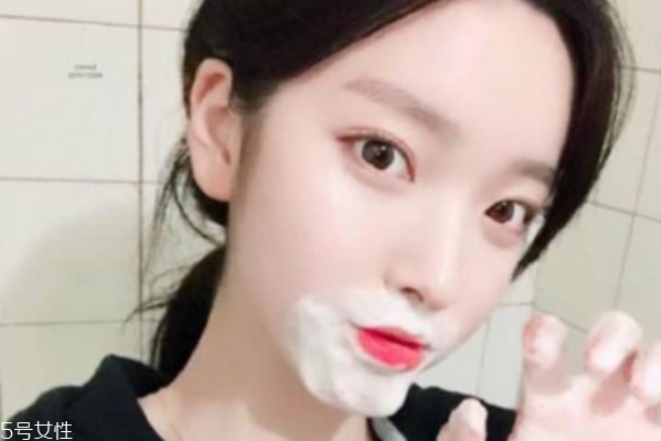 敷面膜坏处,敷面膜7个误区需警惕 敷面膜坏处,敷面膜7个误区需警惕