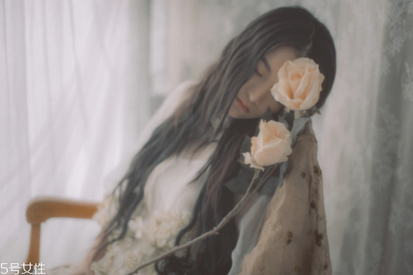 皮肤发黄是什么原因?,皮肤黄是因为什么原因