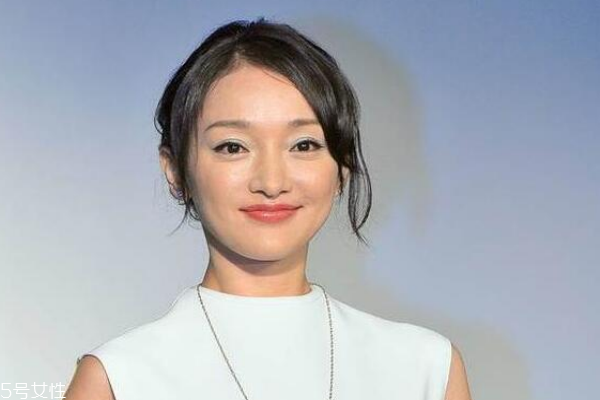 男人脸上皱纹多了怎么能除掉,脸上皱纹怎么去掉